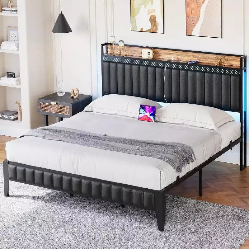 Lit moderne à LED - Tête de lit en PU avec station de recharge, lumières RGB et rangement, pas de sommier à ressorts, cadre en métal