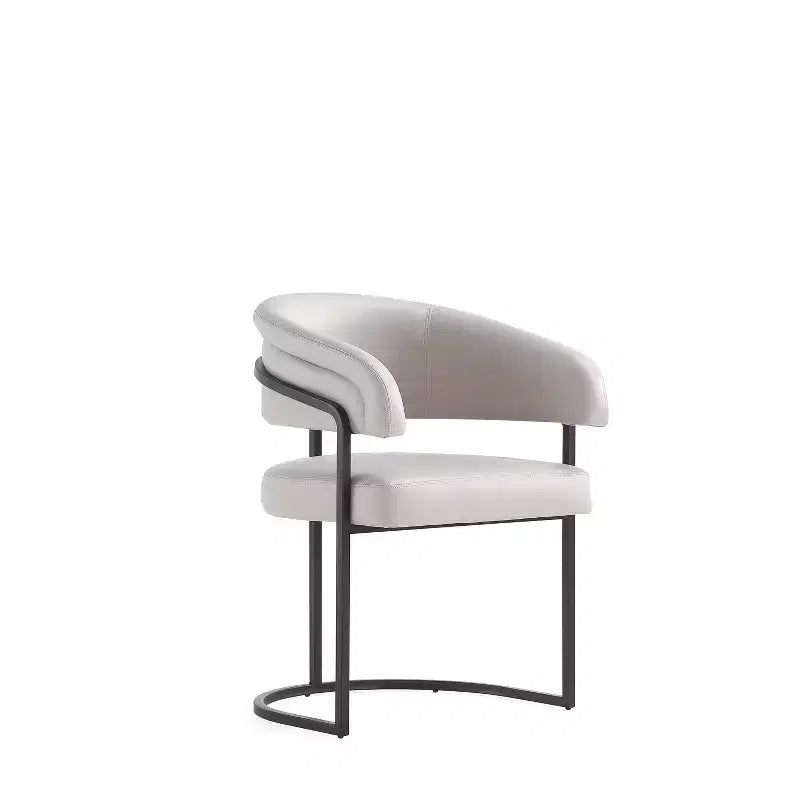 Chaise de salle à manger moderne tapissée de similicuir