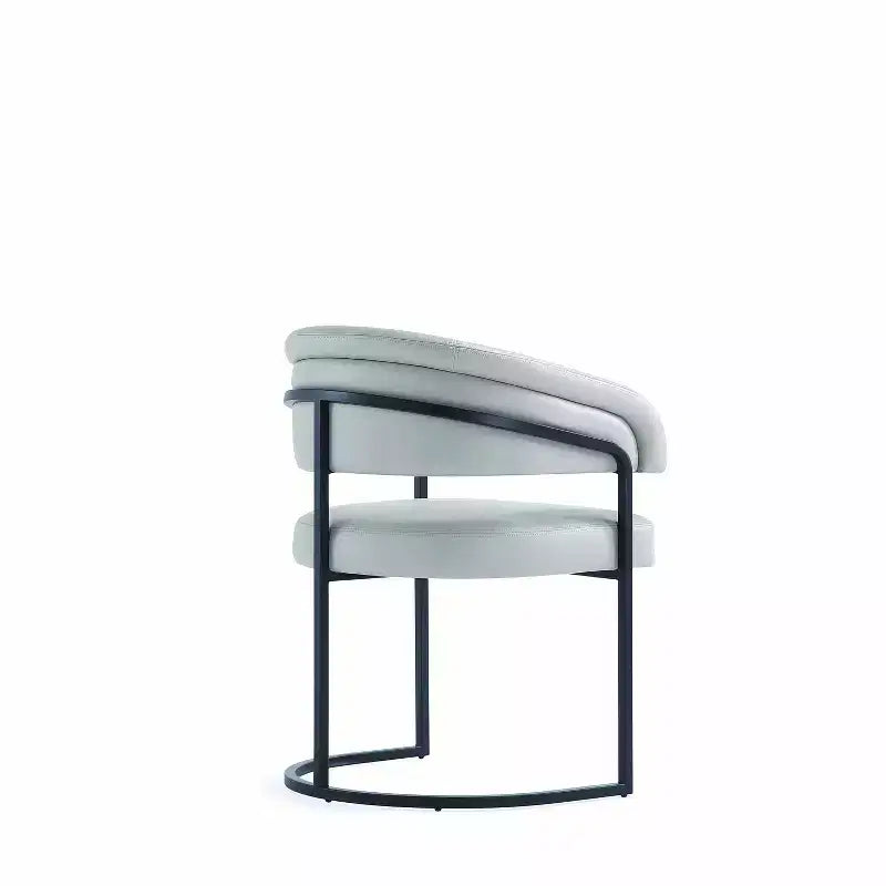 Chaise de salle à manger moderne tapissée de similicuir